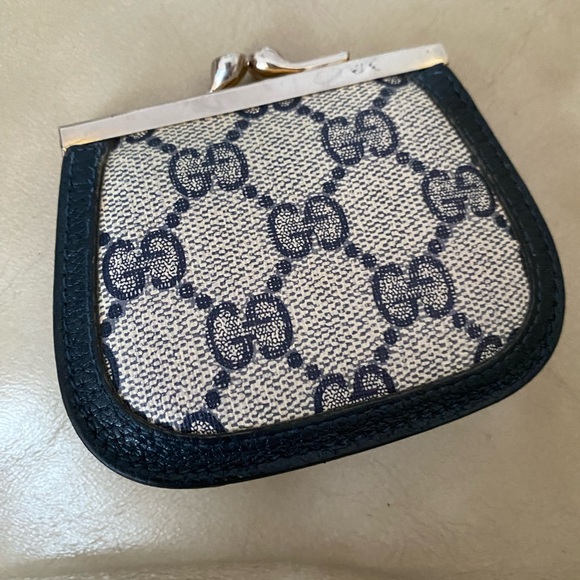 Vintage Gucci Kisslock Coin Wallet GG Authentic - Picture 2 of 14